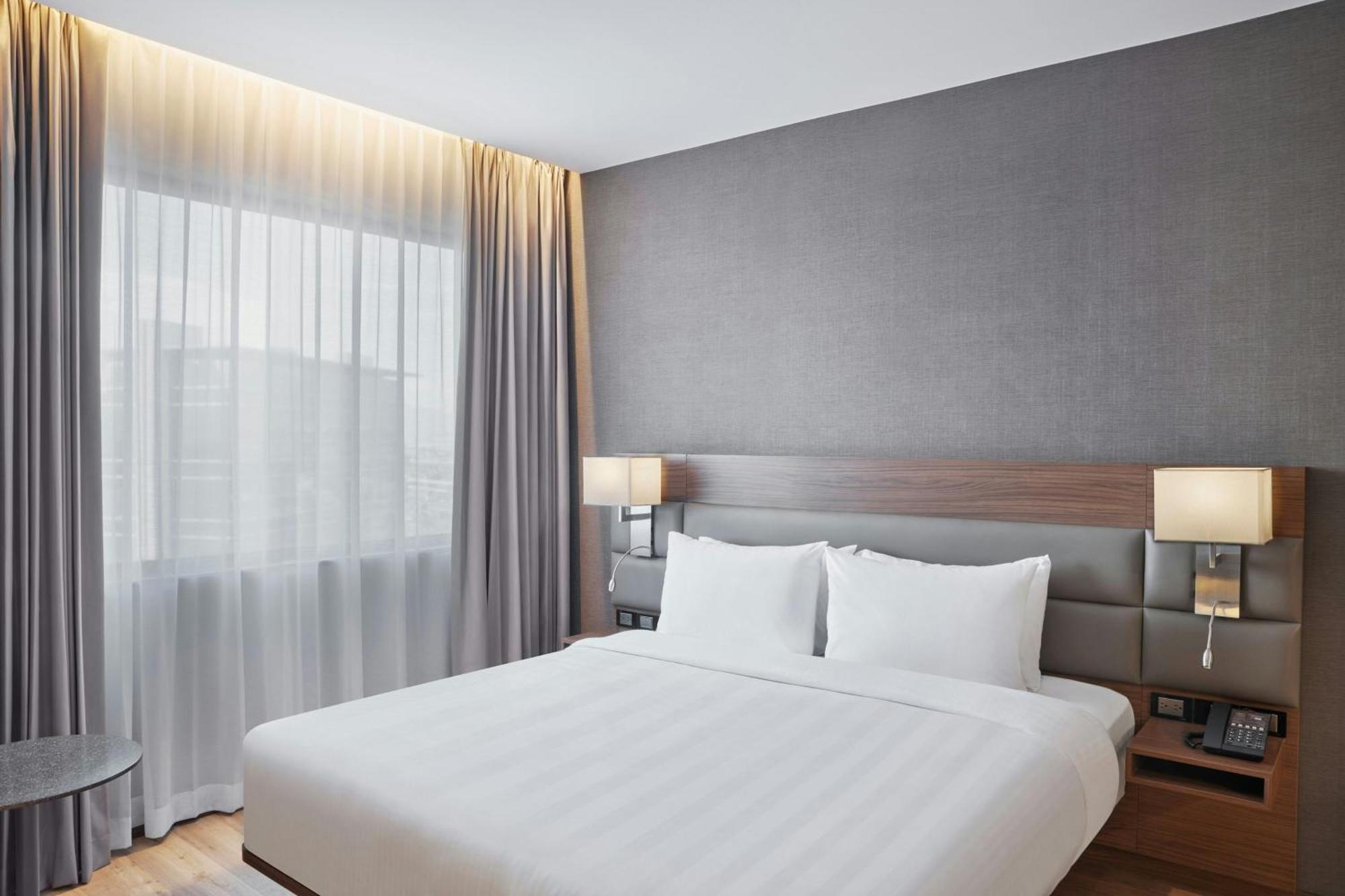 Ac Hotel By Marriott Saltillo Exterior photo