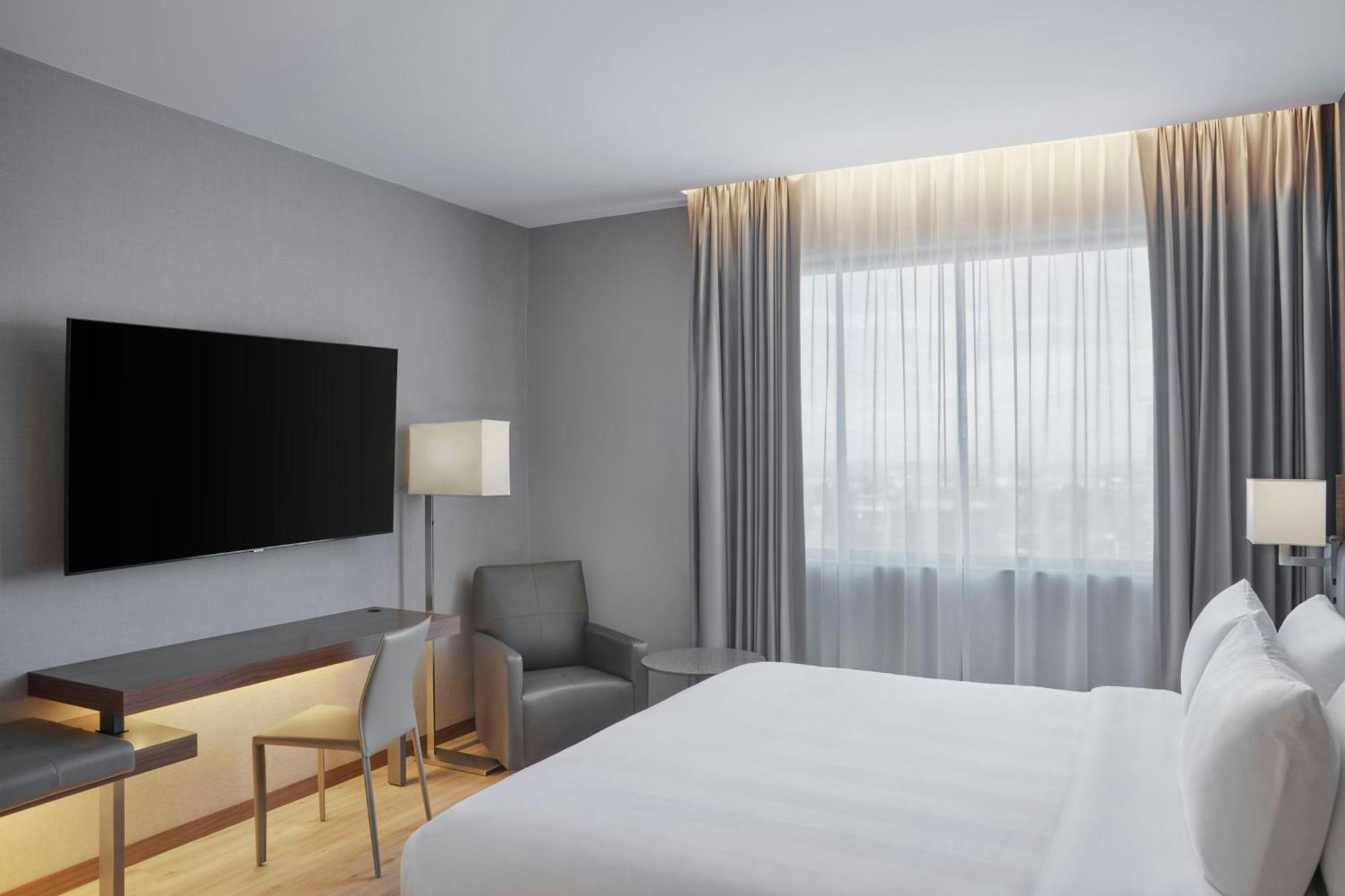 Ac Hotel By Marriott Saltillo Exterior photo