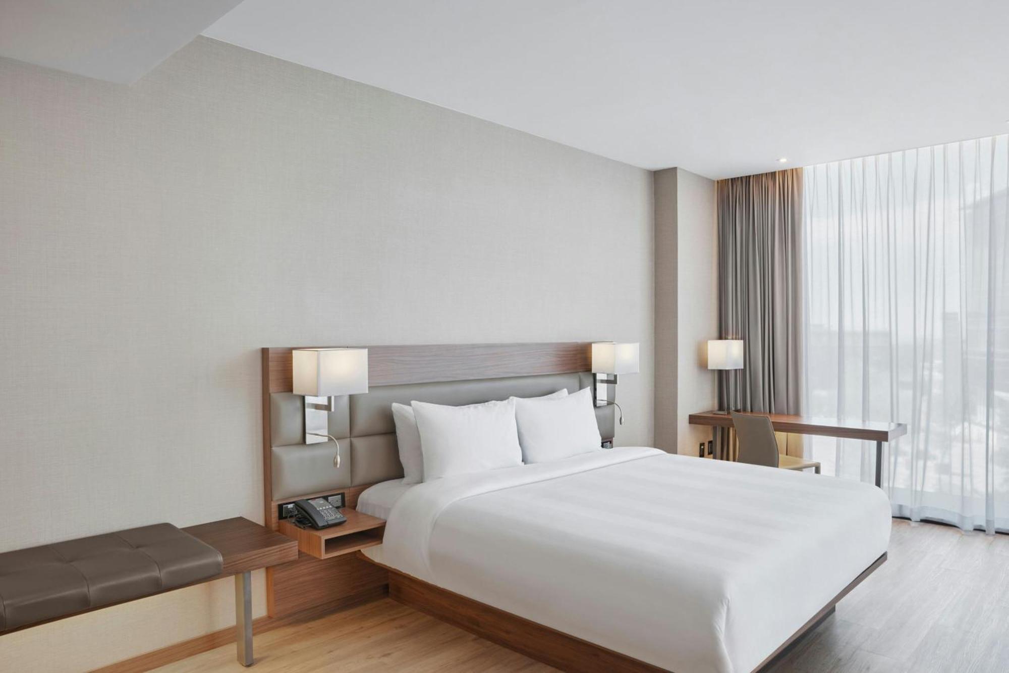 Ac Hotel By Marriott Saltillo Exterior photo